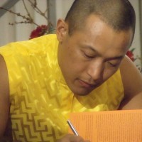 Sakyong Mipham Rinpoche Signing Books
